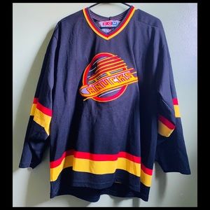 VINTAGE 90’s VANCOUVER CANUCKS NHL PRACTICE JERSEY